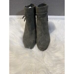 Violet And Red Suede Ankle Booties With Stacked Heel Green Size 10 Leather